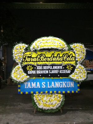 Papan Bunga Duka di Salero